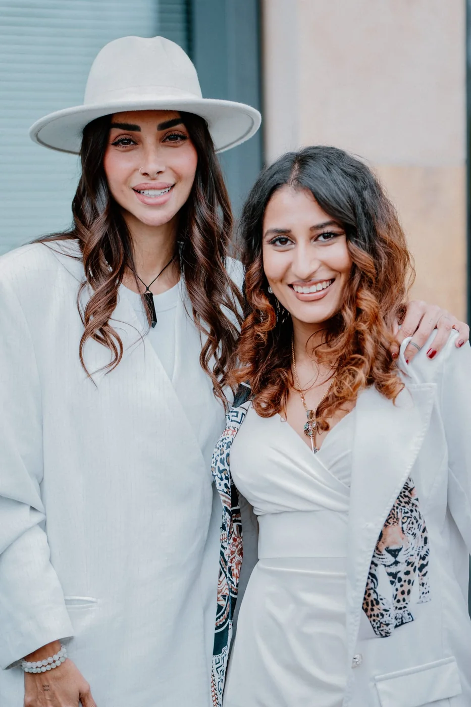 Rascha Al-Nemer mit Sara Al-Madani beim Founder Summit