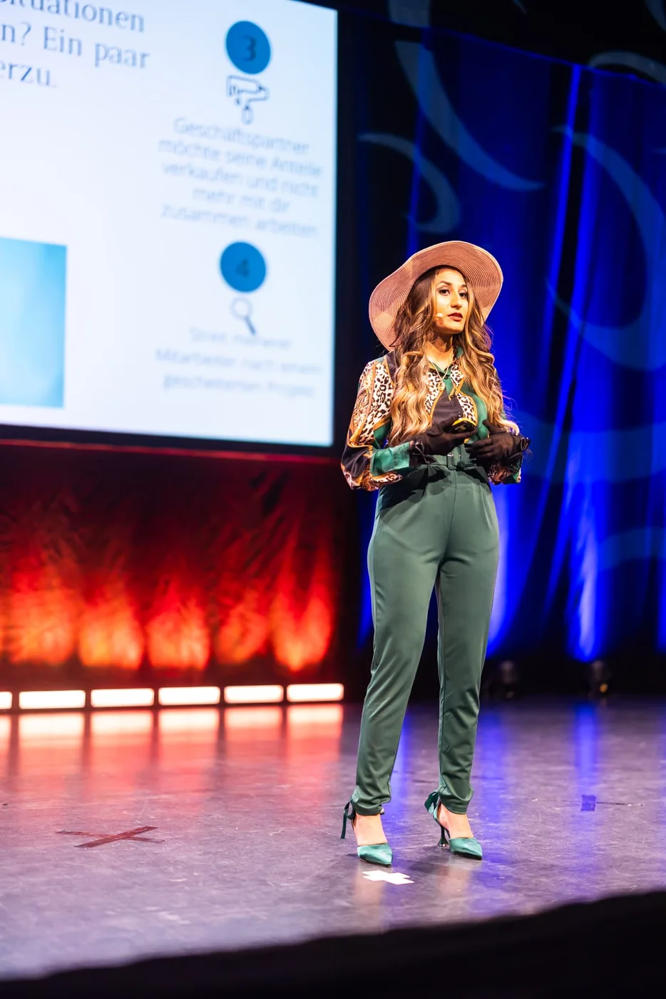 Rascha Al-Nemer während ihrer Keynote über Emotionen